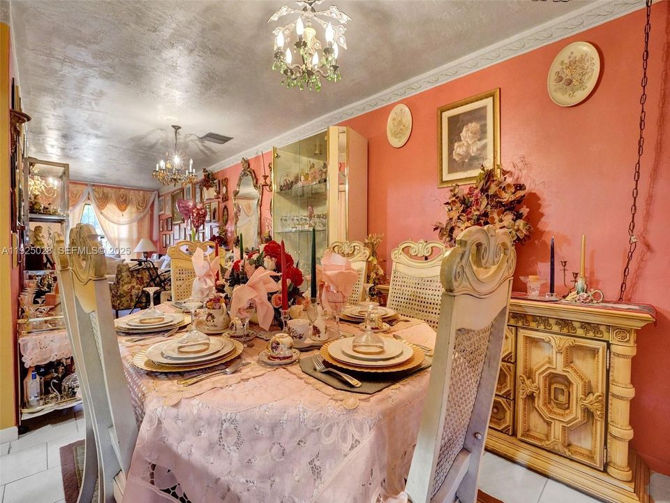 For Sale: $340,000 (3 beds, 1 baths, 1406 Square Feet)