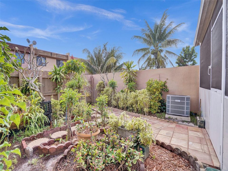 For Sale: $340,000 (3 beds, 1 baths, 1406 Square Feet)