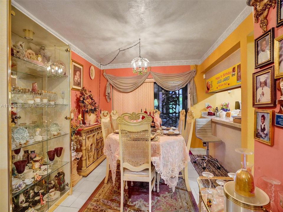 For Sale: $340,000 (3 beds, 1 baths, 1406 Square Feet)