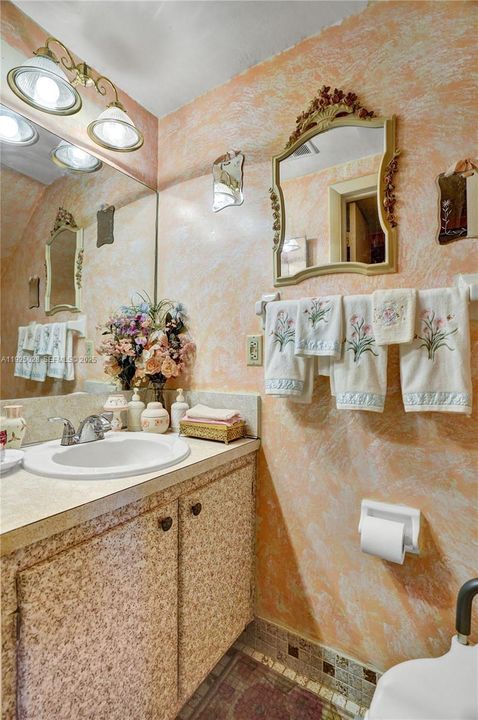 For Sale: $340,000 (3 beds, 1 baths, 1406 Square Feet)