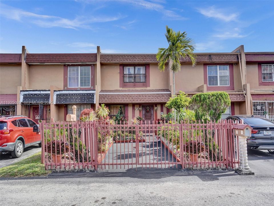 For Sale: $340,000 (3 beds, 1 baths, 1406 Square Feet)