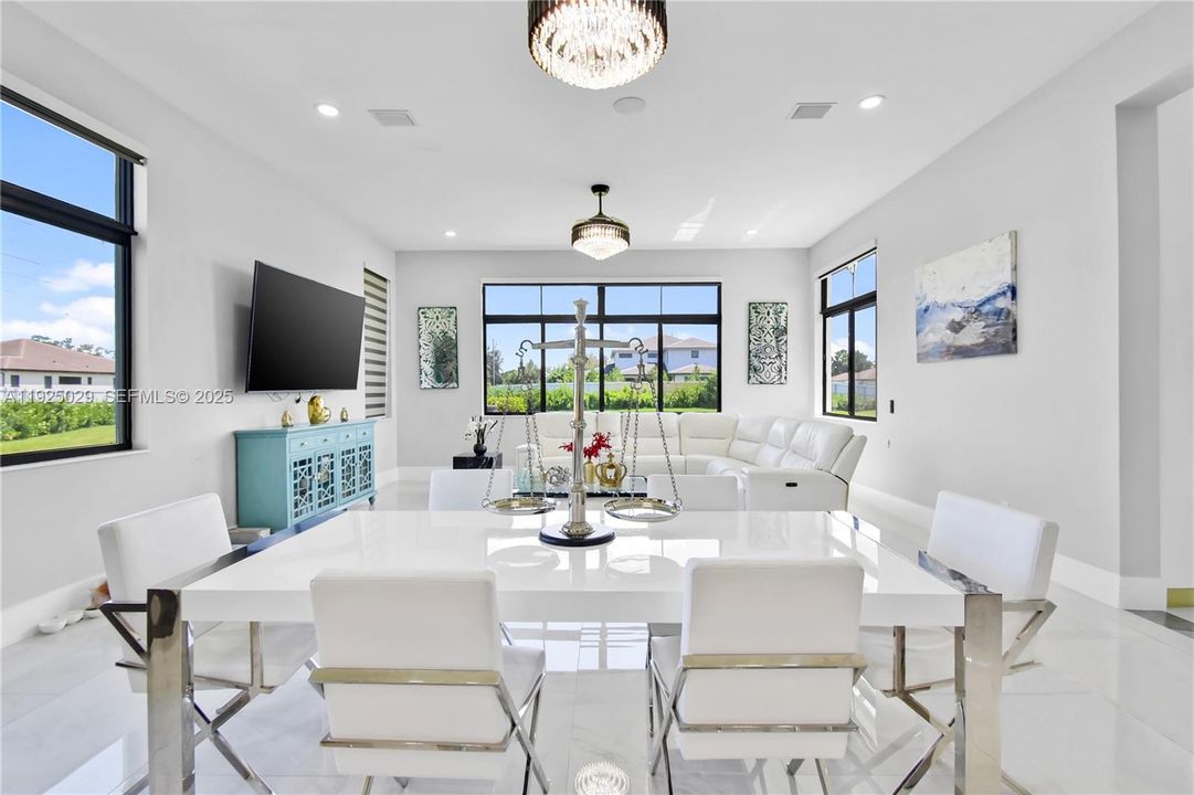 En Venta: $3,290,000 (6 camas, 4 baños, 5216 Pies cuadrados)