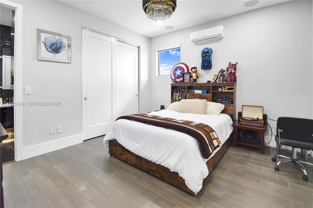 En Venta: $3,290,000 (6 camas, 4 baños, 5216 Pies cuadrados)