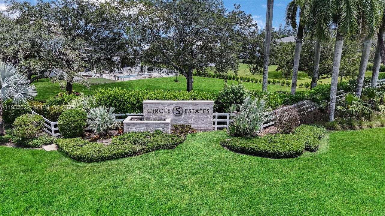 En Venta: $3,290,000 (6 camas, 4 baños, 5216 Pies cuadrados)