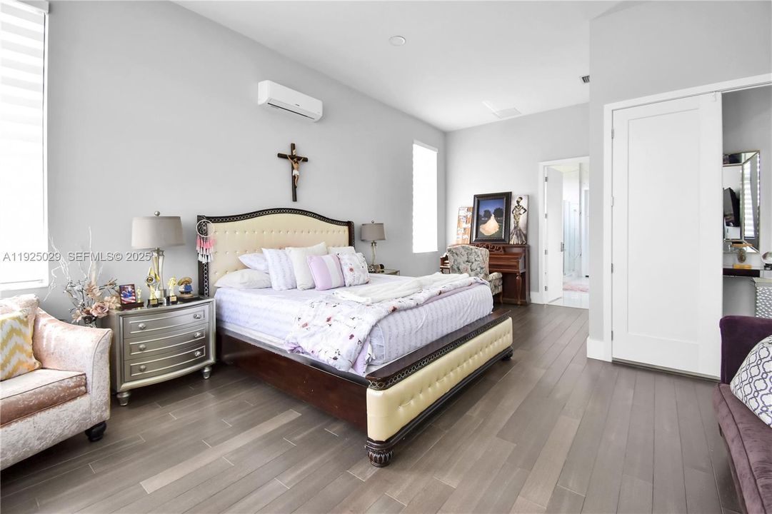 En Venta: $3,290,000 (6 camas, 4 baños, 5216 Pies cuadrados)