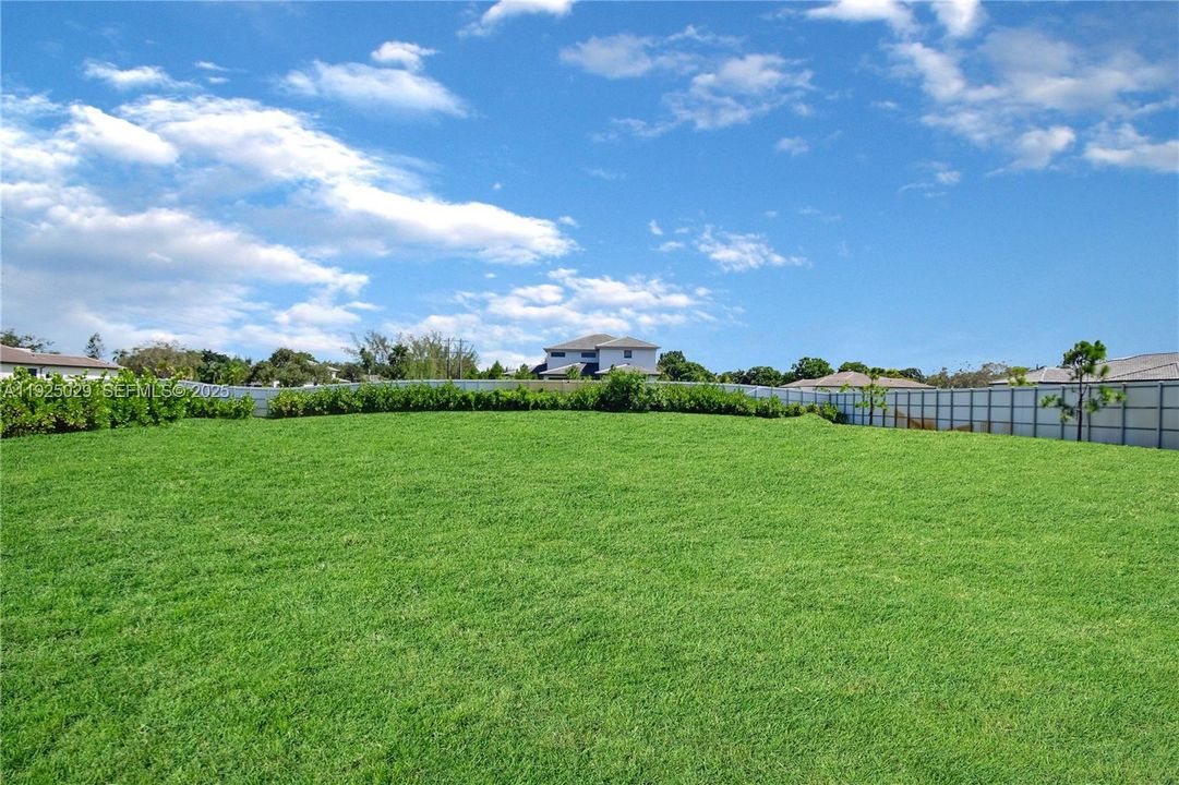 En Venta: $3,290,000 (6 camas, 4 baños, 5216 Pies cuadrados)