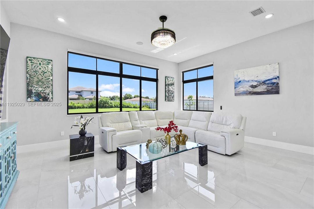 En Venta: $3,290,000 (6 camas, 4 baños, 5216 Pies cuadrados)