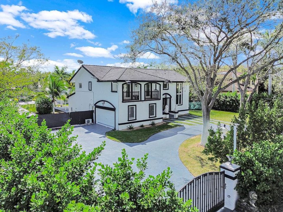 待售: $3,200,000 (5 贝兹, 4 浴室, 4119 平方英尺)