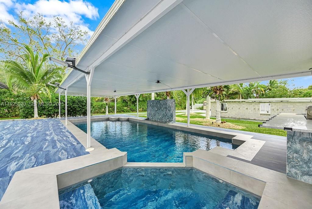 待售: $3,200,000 (5 贝兹, 4 浴室, 4119 平方英尺)