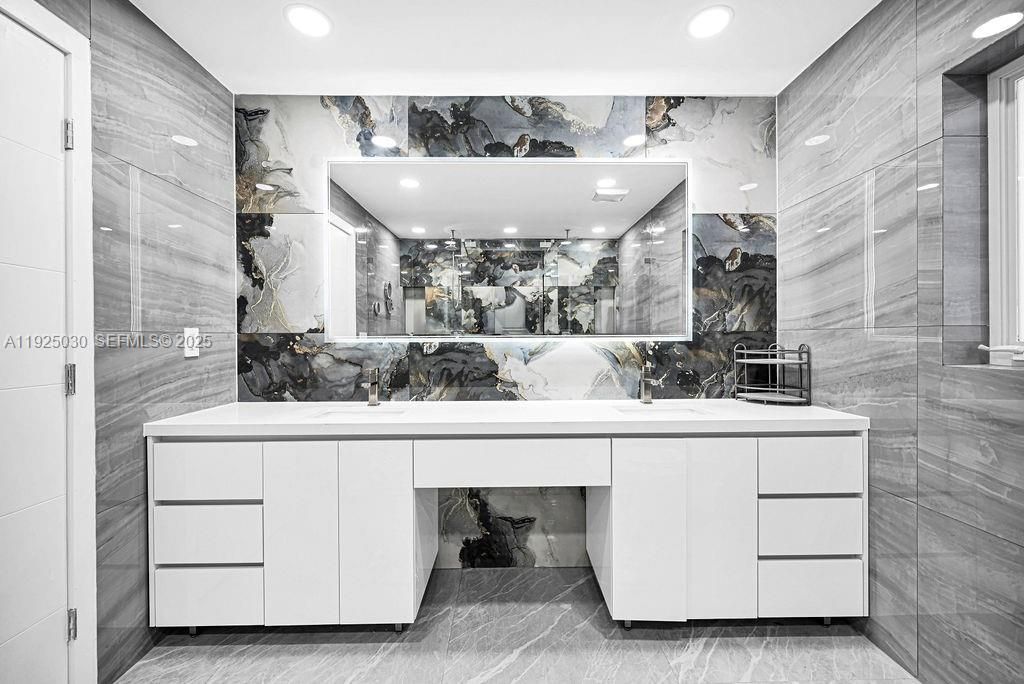 待售: $3,200,000 (5 贝兹, 4 浴室, 4119 平方英尺)