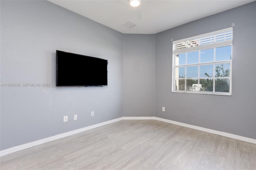 En Venta: $550,000 (3 camas, 2 baños, 1674 Pies cuadrados)