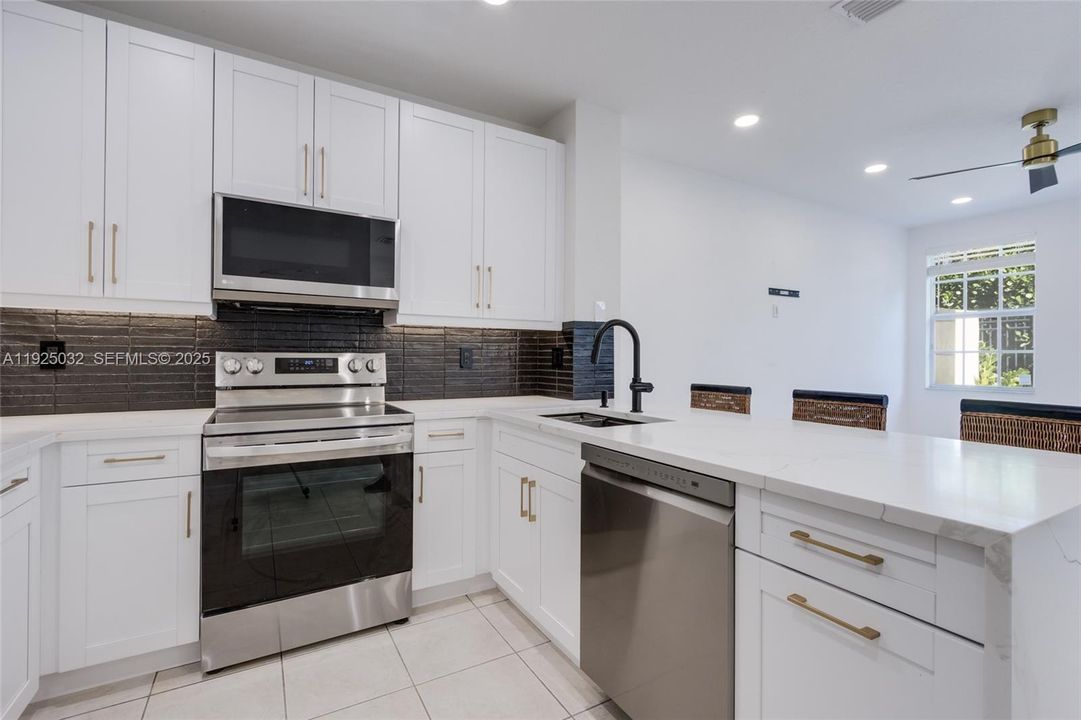 En Venta: $550,000 (3 camas, 2 baños, 1674 Pies cuadrados)