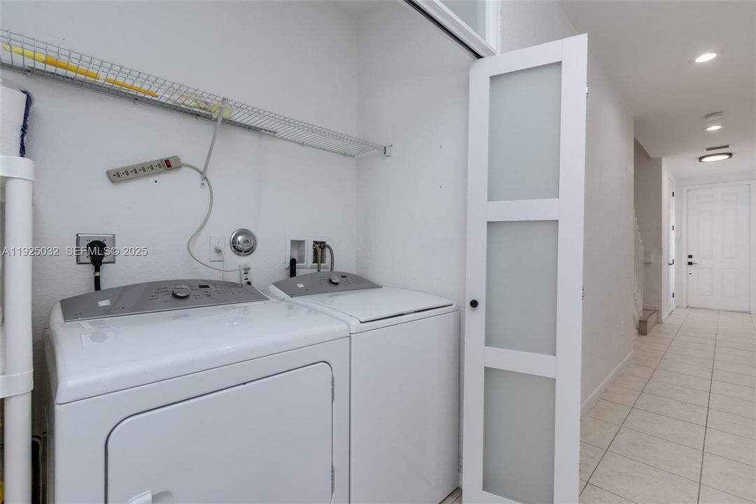 En Venta: $550,000 (3 camas, 2 baños, 1674 Pies cuadrados)