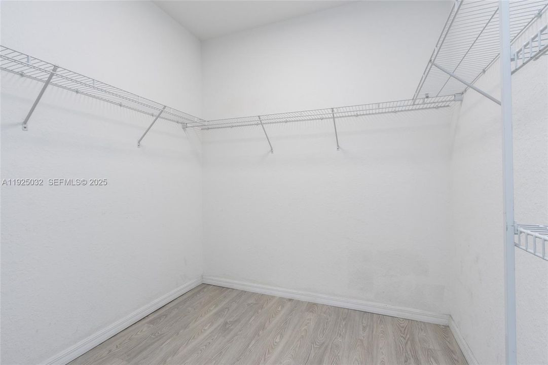 En Venta: $550,000 (3 camas, 2 baños, 1674 Pies cuadrados)