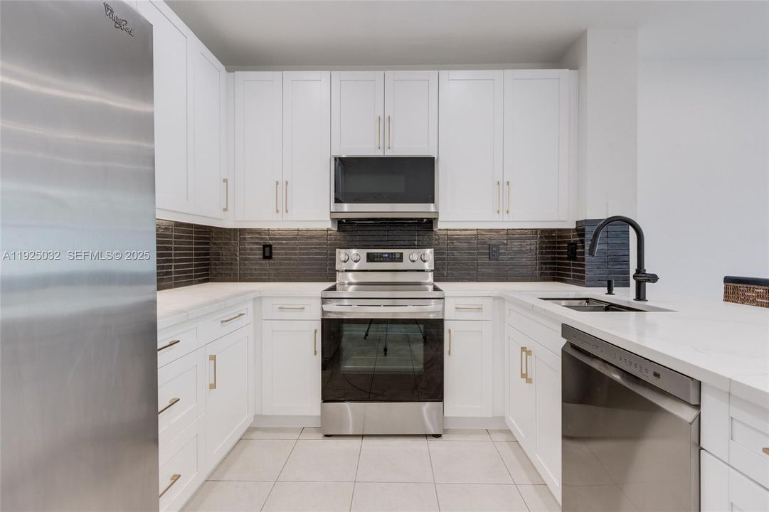 En Venta: $550,000 (3 camas, 2 baños, 1674 Pies cuadrados)