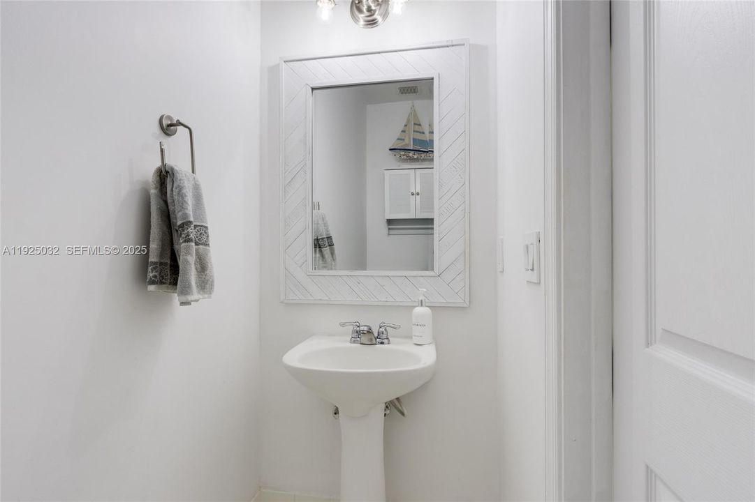 En Venta: $550,000 (3 camas, 2 baños, 1674 Pies cuadrados)