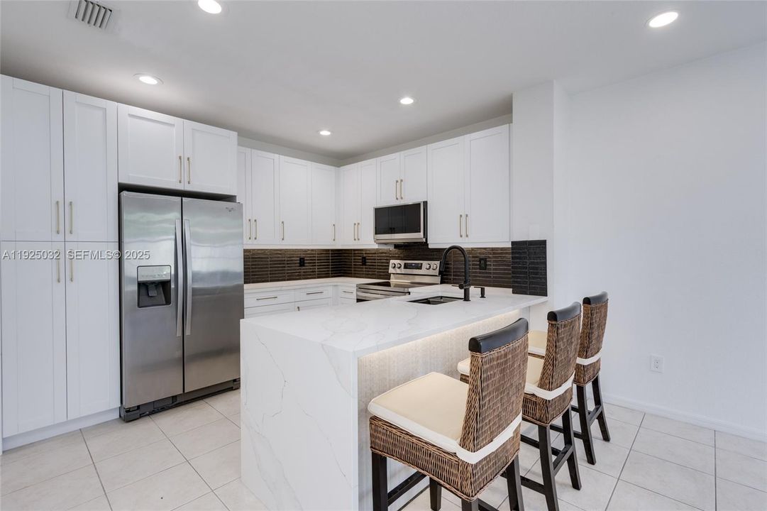 En Venta: $550,000 (3 camas, 2 baños, 1674 Pies cuadrados)