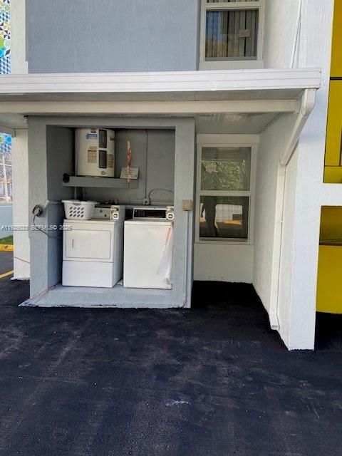 For Rent: $1,950 (2 beds, 1 baths, 689 Square Feet)