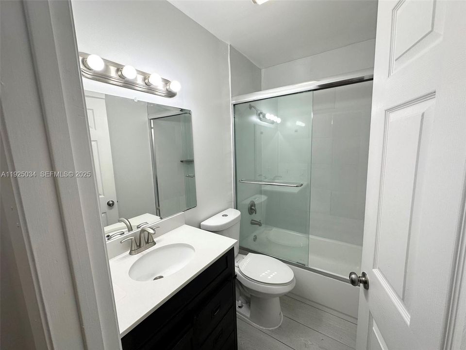 For Rent: $2,400 (2 beds, 2 baths, 1212 Square Feet)