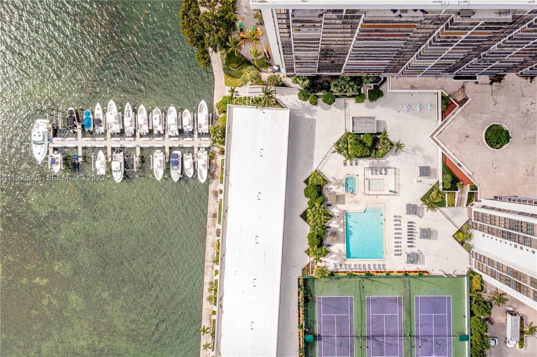 For Sale: $850,000 (2 beds, 2 baths, 1583 Square Feet)