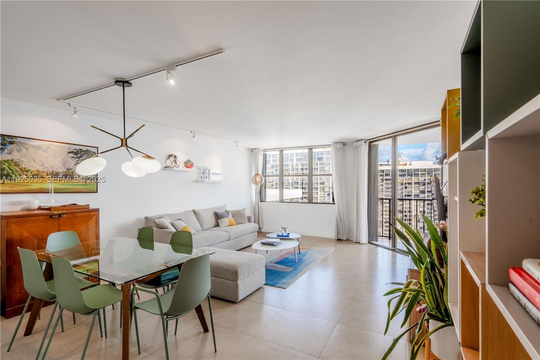 For Sale: $850,000 (2 beds, 2 baths, 1583 Square Feet)