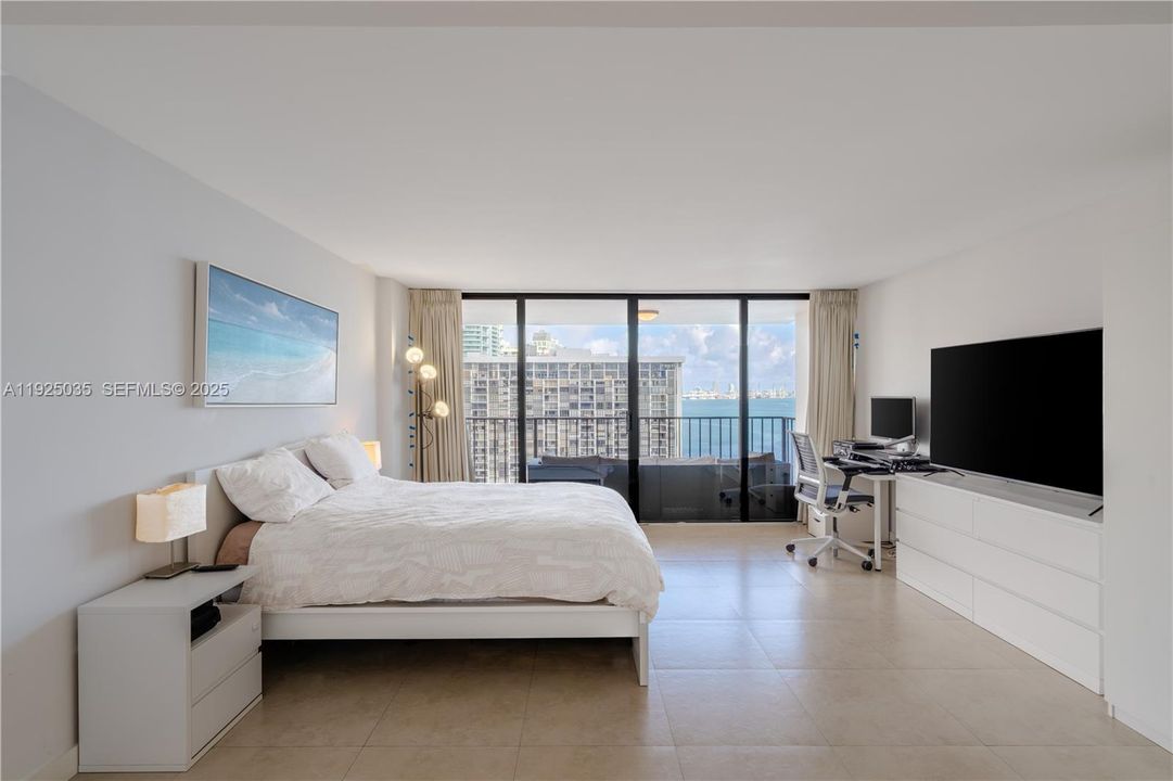 For Sale: $850,000 (2 beds, 2 baths, 1583 Square Feet)