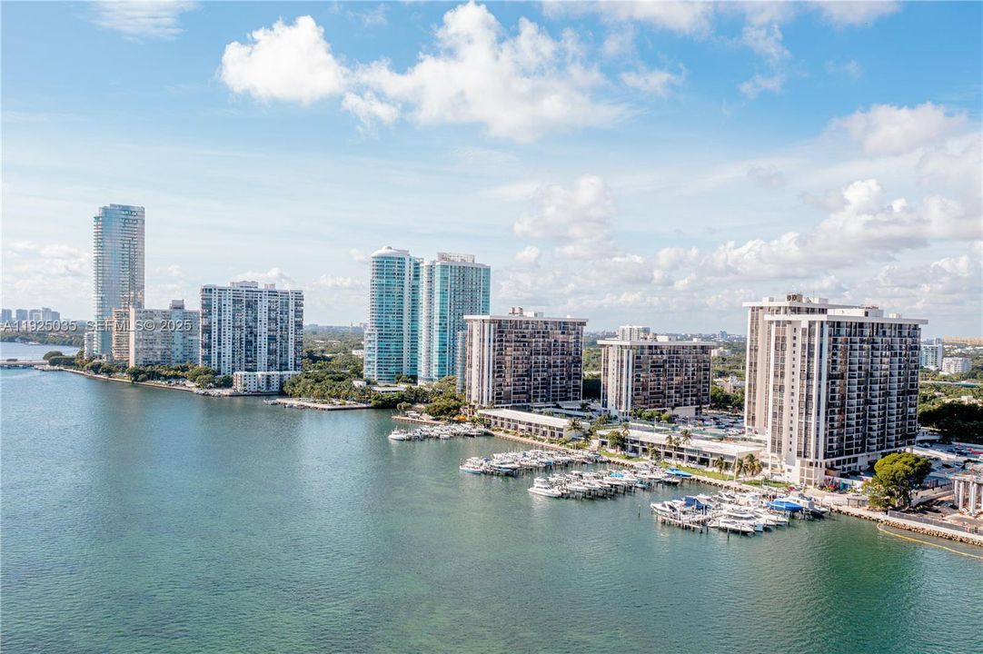 For Sale: $850,000 (2 beds, 2 baths, 1583 Square Feet)