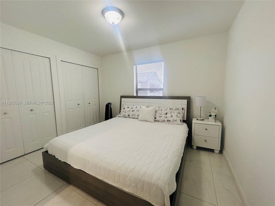 For Sale: $369,686 (3 beds, 2 baths, 999 Square Feet)