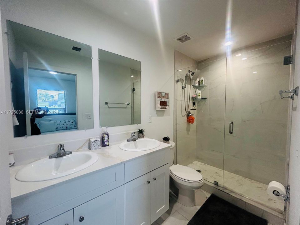 For Sale: $369,686 (3 beds, 2 baths, 999 Square Feet)