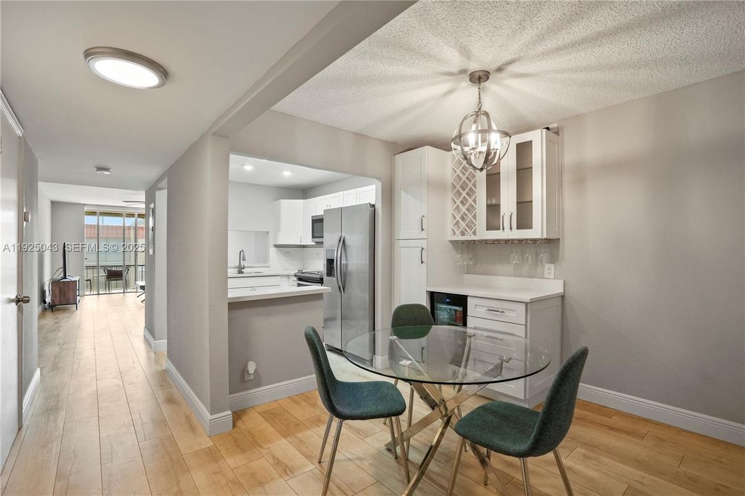 出租: $2,250 (2 贝兹, 2 浴室, 1035 平方英尺)