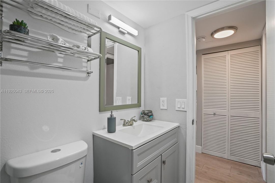 出租: $2,250 (2 贝兹, 2 浴室, 1035 平方英尺)