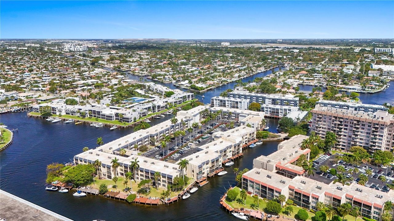 出租: $2,250 (2 贝兹, 2 浴室, 1035 平方英尺)