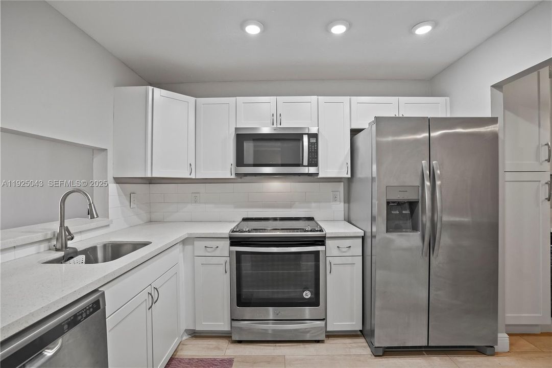 出租: $2,250 (2 贝兹, 2 浴室, 1035 平方英尺)