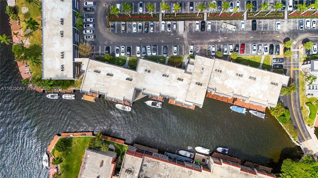 出租: $2,250 (2 贝兹, 2 浴室, 1035 平方英尺)