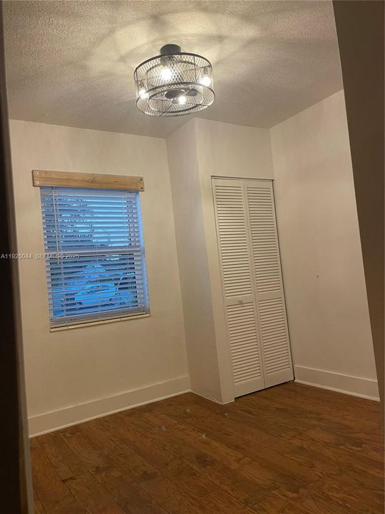 For Rent: $3,500 (3 beds, 1 baths, 1200 Square Feet)