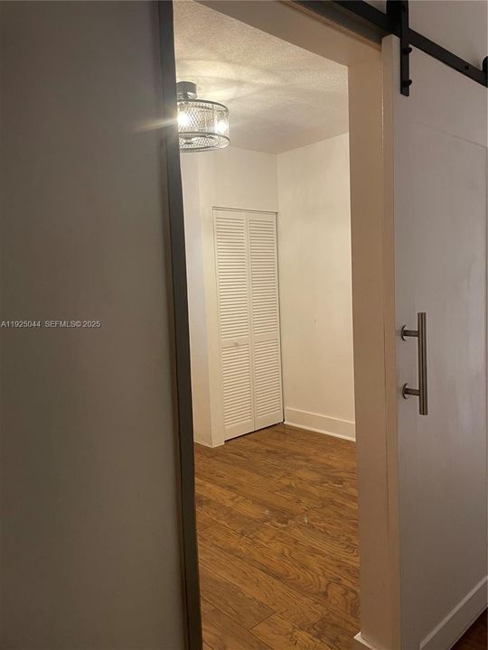 For Rent: $3,500 (3 beds, 1 baths, 1200 Square Feet)