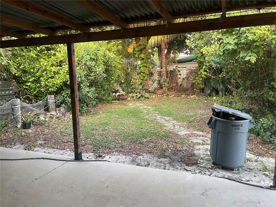 For Rent: $3,500 (3 beds, 1 baths, 1200 Square Feet)