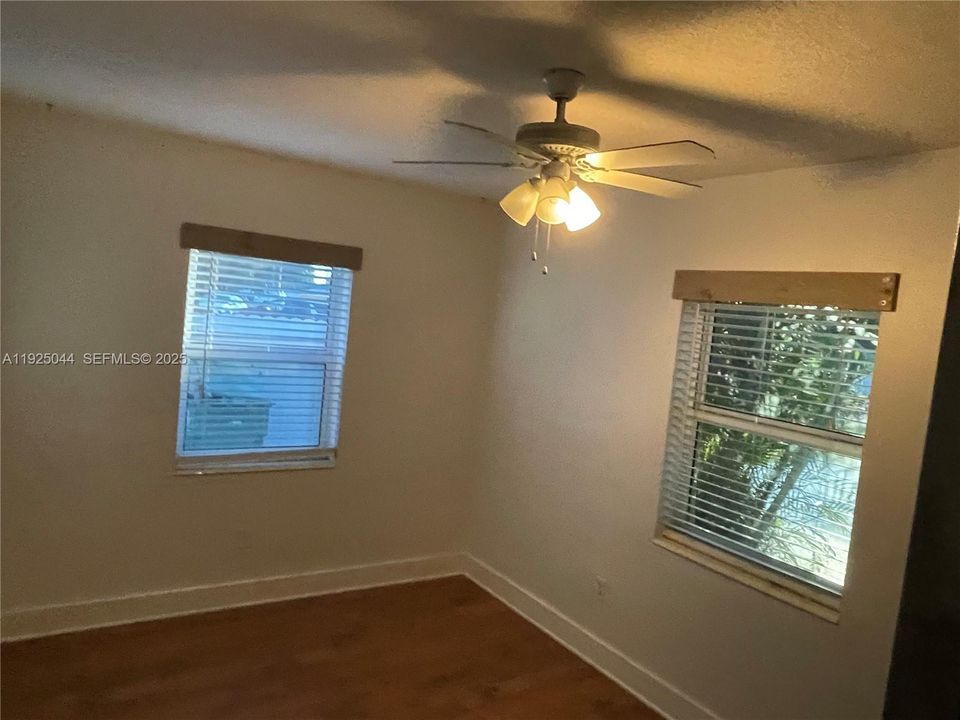 For Rent: $3,500 (3 beds, 1 baths, 1200 Square Feet)