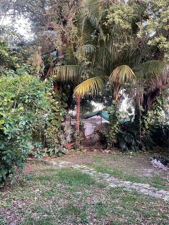 For Rent: $3,500 (3 beds, 1 baths, 1200 Square Feet)