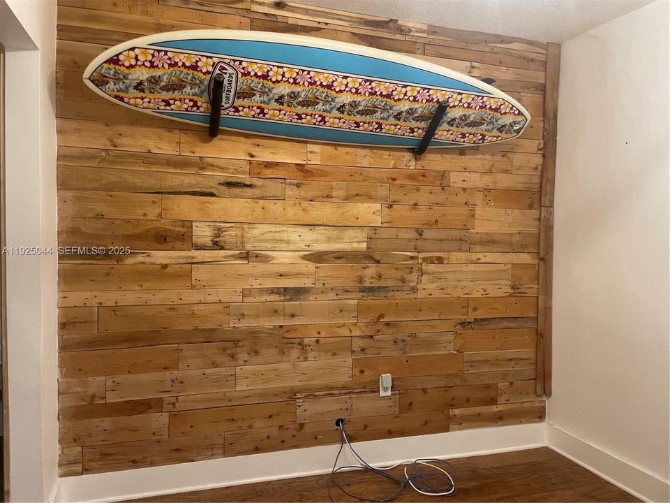 For Rent: $3,500 (3 beds, 1 baths, 1200 Square Feet)