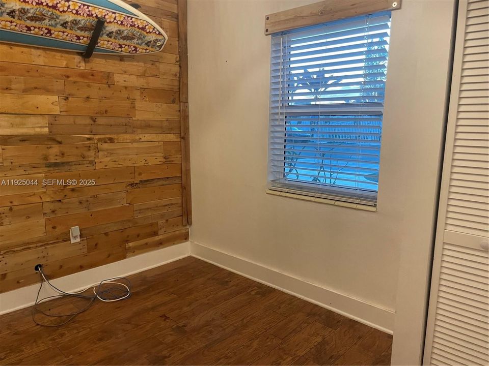For Rent: $3,500 (3 beds, 1 baths, 1200 Square Feet)