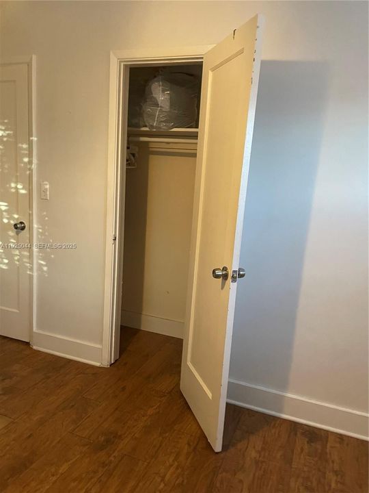 For Rent: $3,500 (3 beds, 1 baths, 1200 Square Feet)