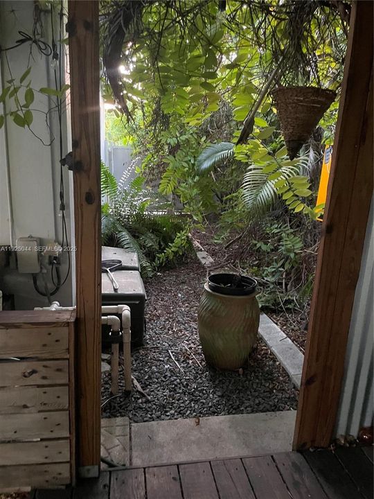 For Rent: $3,500 (3 beds, 1 baths, 1200 Square Feet)