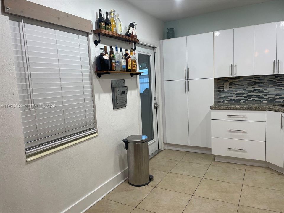 For Rent: $3,500 (3 beds, 1 baths, 1200 Square Feet)