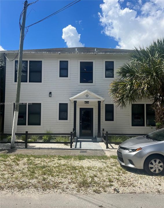 出租: $1,890 (1 贝兹, 1 浴室, 616 平方英尺)