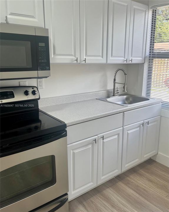 出租: $1,890 (1 贝兹, 1 浴室, 616 平方英尺)