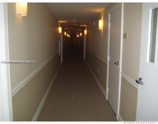 For Rent: $2,700 (2 beds, 2 baths, 942 Square Feet)