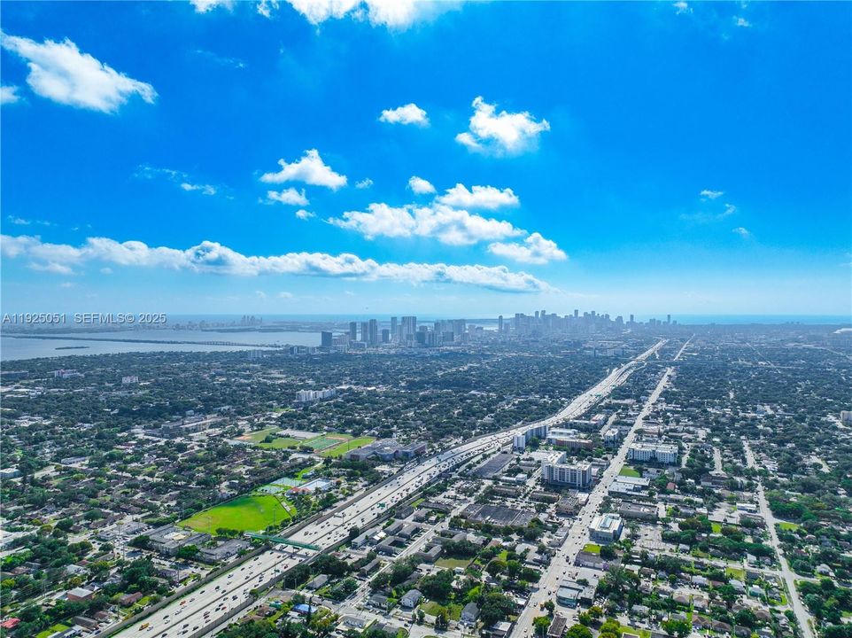 待售: $399,000 (2 贝兹, 1 浴室, 1374 平方英尺)