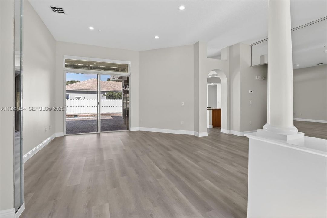 待售: $885,000 (4 贝兹, 3 浴室, 2444 平方英尺)