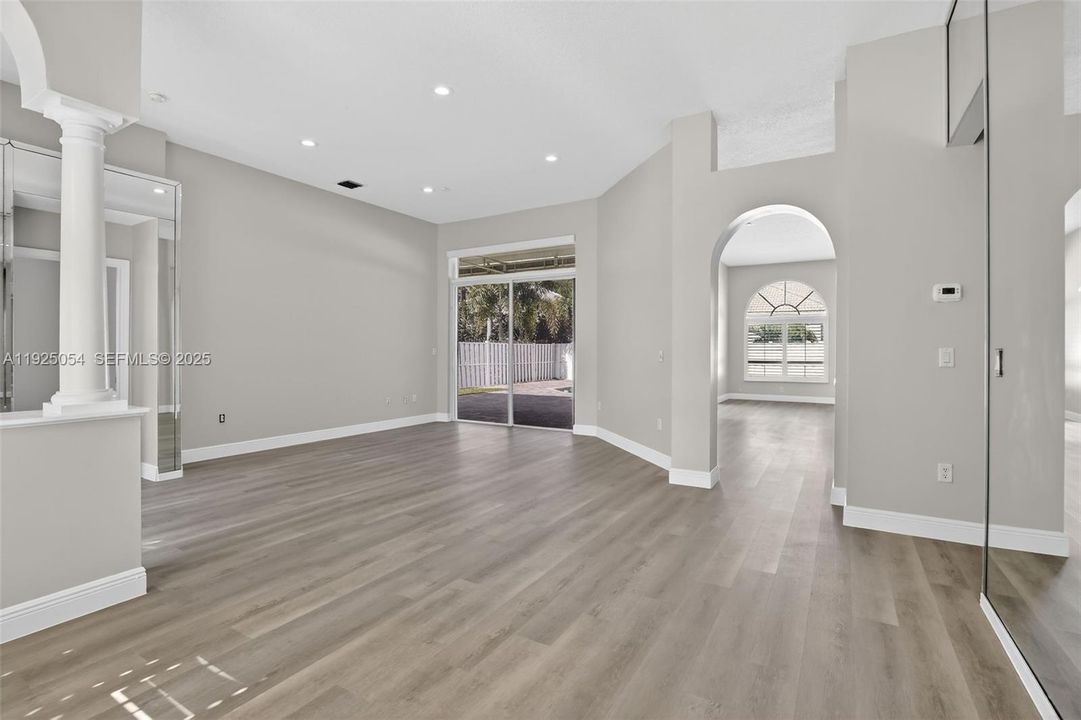 待售: $885,000 (4 贝兹, 3 浴室, 2444 平方英尺)